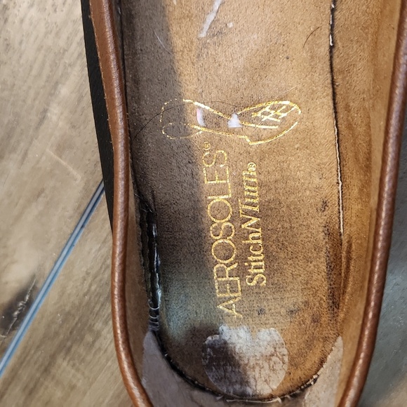 Aerosoles StitchNTurn black and tan loafer with gold metal accent size 9.5 - Picture 6 of 9